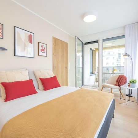 Bright 2Br - 4Th Floor, Balcony, Free Parking By Gravity Prague Apartment Екстериор снимка