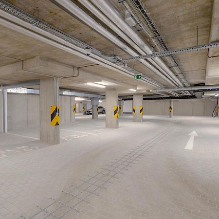 Bright 2Br - 4Th Floor, Balcony, Free Parking By Gravity Prague Apartment Екстериор снимка