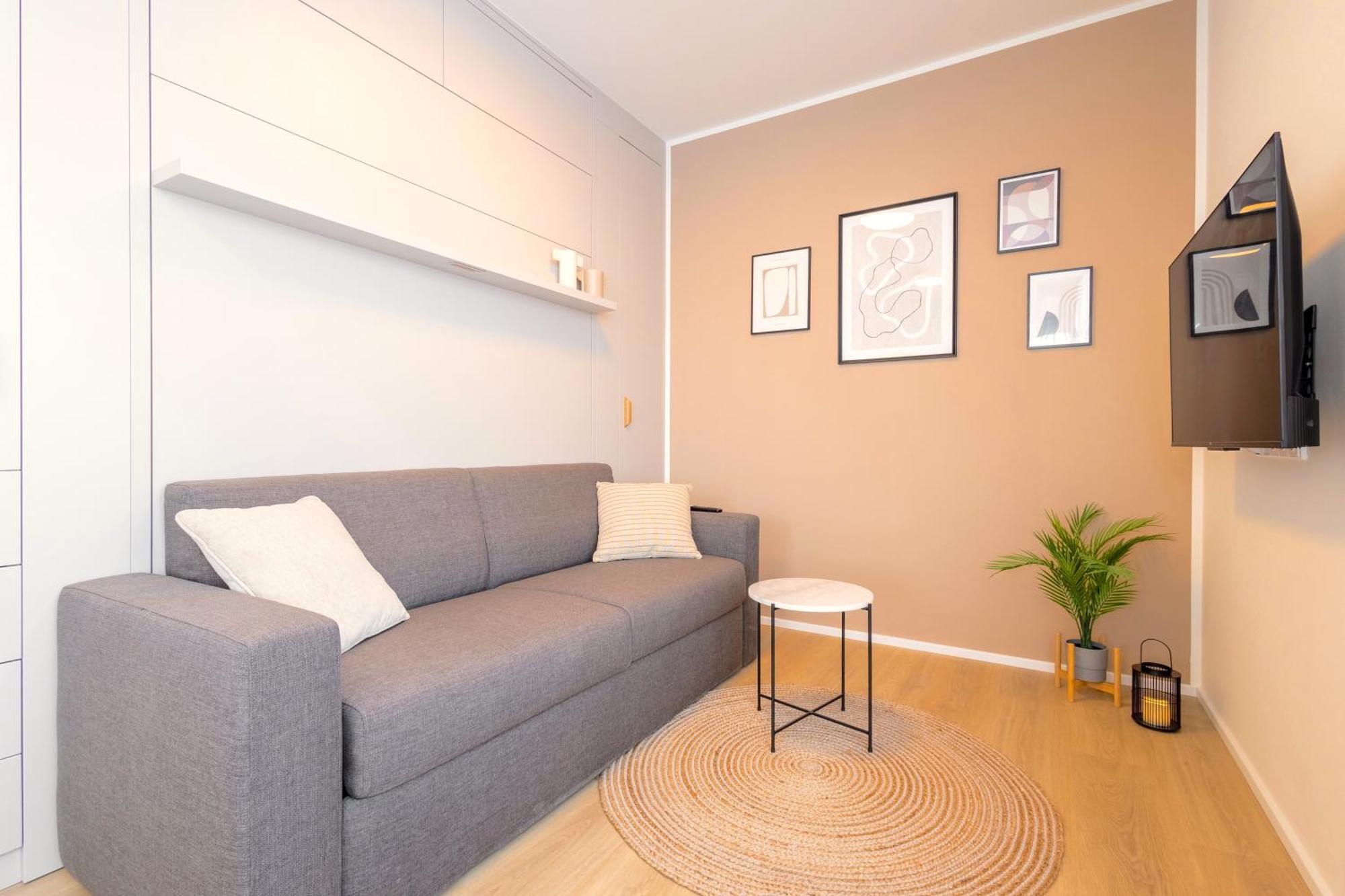 Bright 2Br - 4Th Floor, Balcony, Free Parking By Gravity Prague Apartment Екстериор снимка