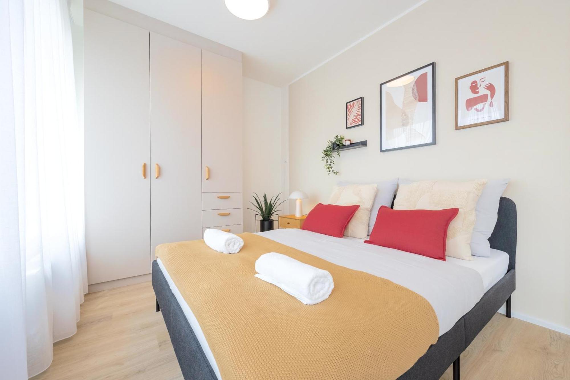 Bright 2Br - 4Th Floor, Balcony, Free Parking By Gravity Prague Apartment Екстериор снимка