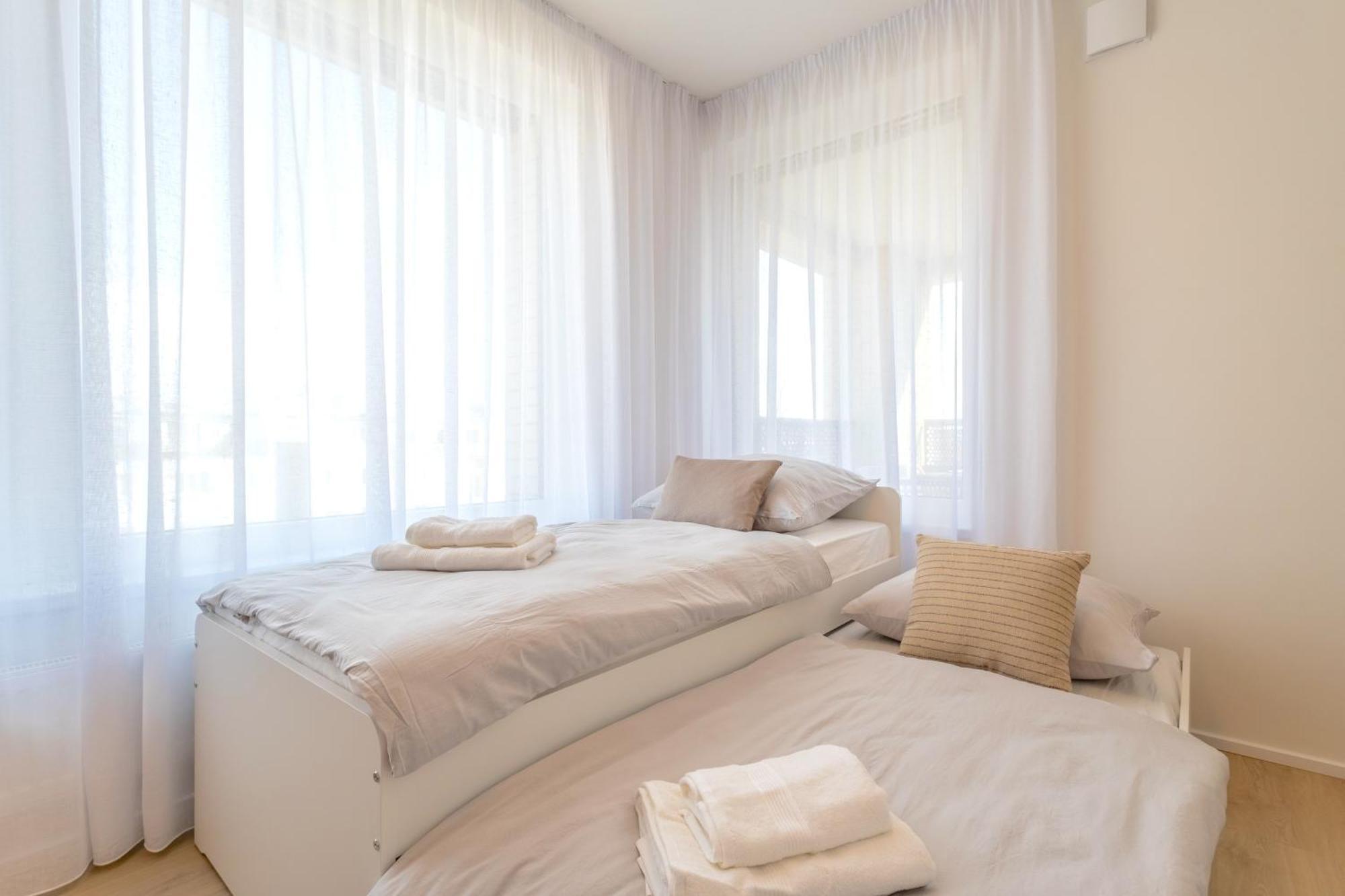 Bright 2Br - 4Th Floor, Balcony, Free Parking By Gravity Prague Apartment Екстериор снимка