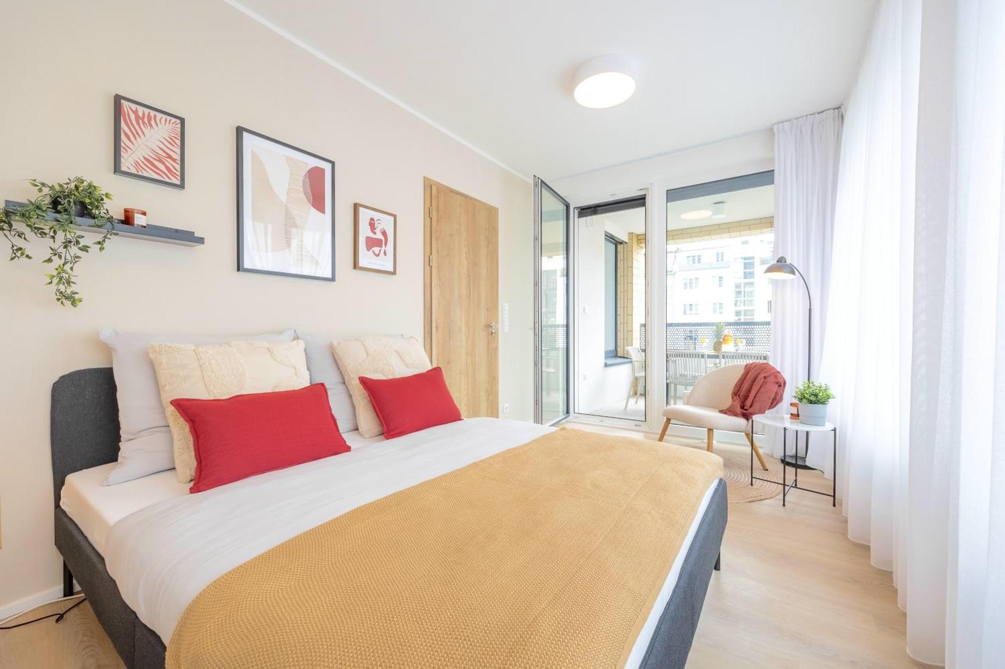Bright 2Br - 4Th Floor, Balcony, Free Parking By Gravity Prague Apartment Екстериор снимка