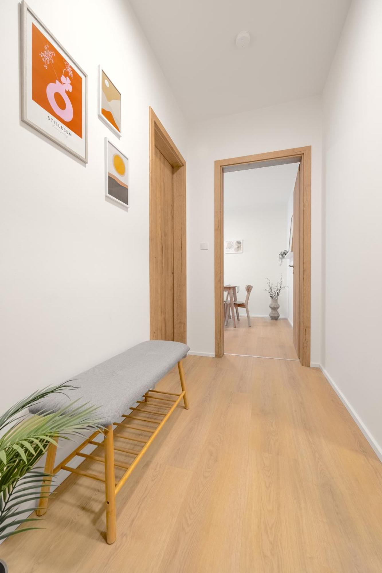 Bright 2Br - 4Th Floor, Balcony, Free Parking By Gravity Prague Apartment Екстериор снимка